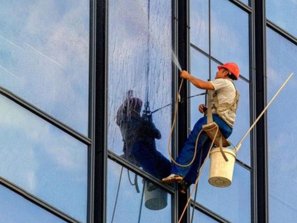 外墻清洗后如何保持其長(zhǎng)效清潔？